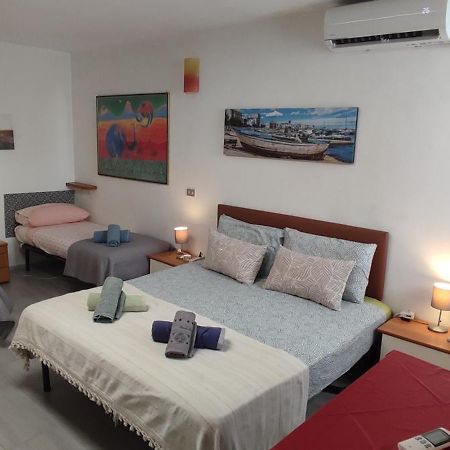 Super Central Studio, No Noise, Near Seaside, Shops Bari Bagian luar foto