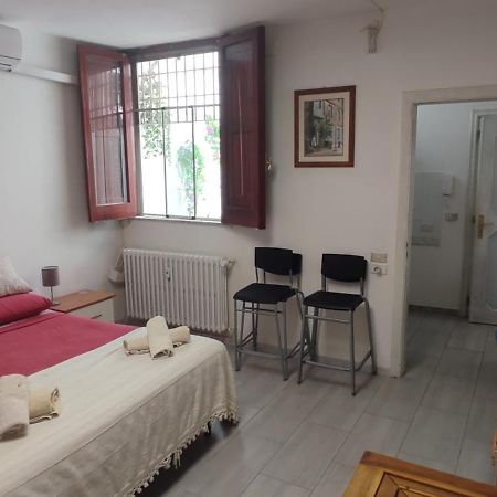 Super Central Studio, No Noise, Near Seaside, Shops Bari Bagian luar foto