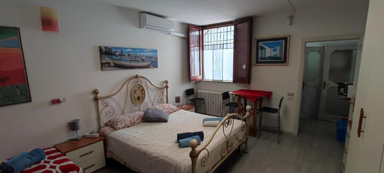 Super Central Studio, No Noise, Near Seaside, Shops Bari Bagian luar foto